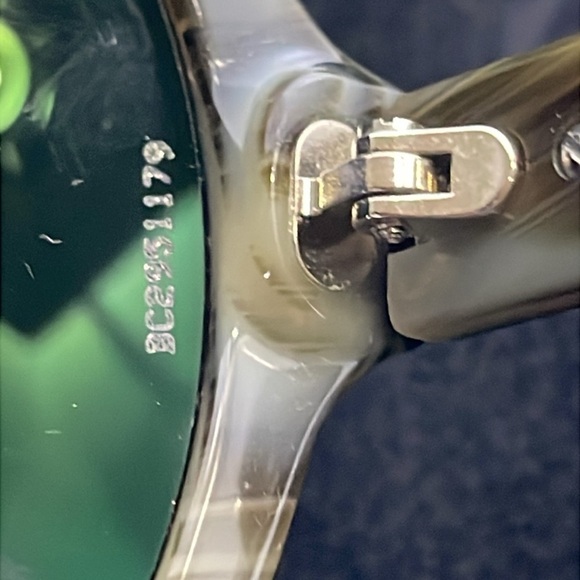 CHANEL COLLECTION PERLE SUNGLASSES
MADE IN ITALY POLARIZED
LIMITED EDITION - Picture 5 of 12